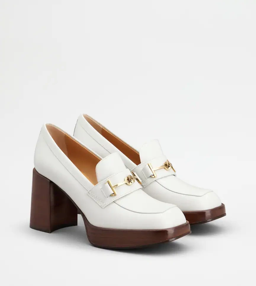 TOD'S レザー ヒール ローファー