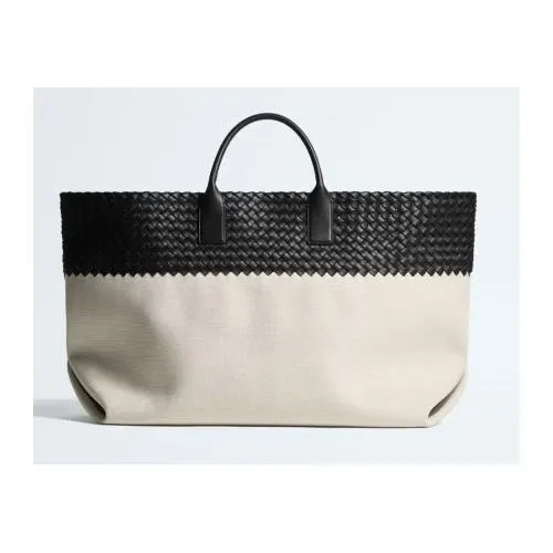 BOTTEGA VENETA Large Cabat Mare in Natural/black