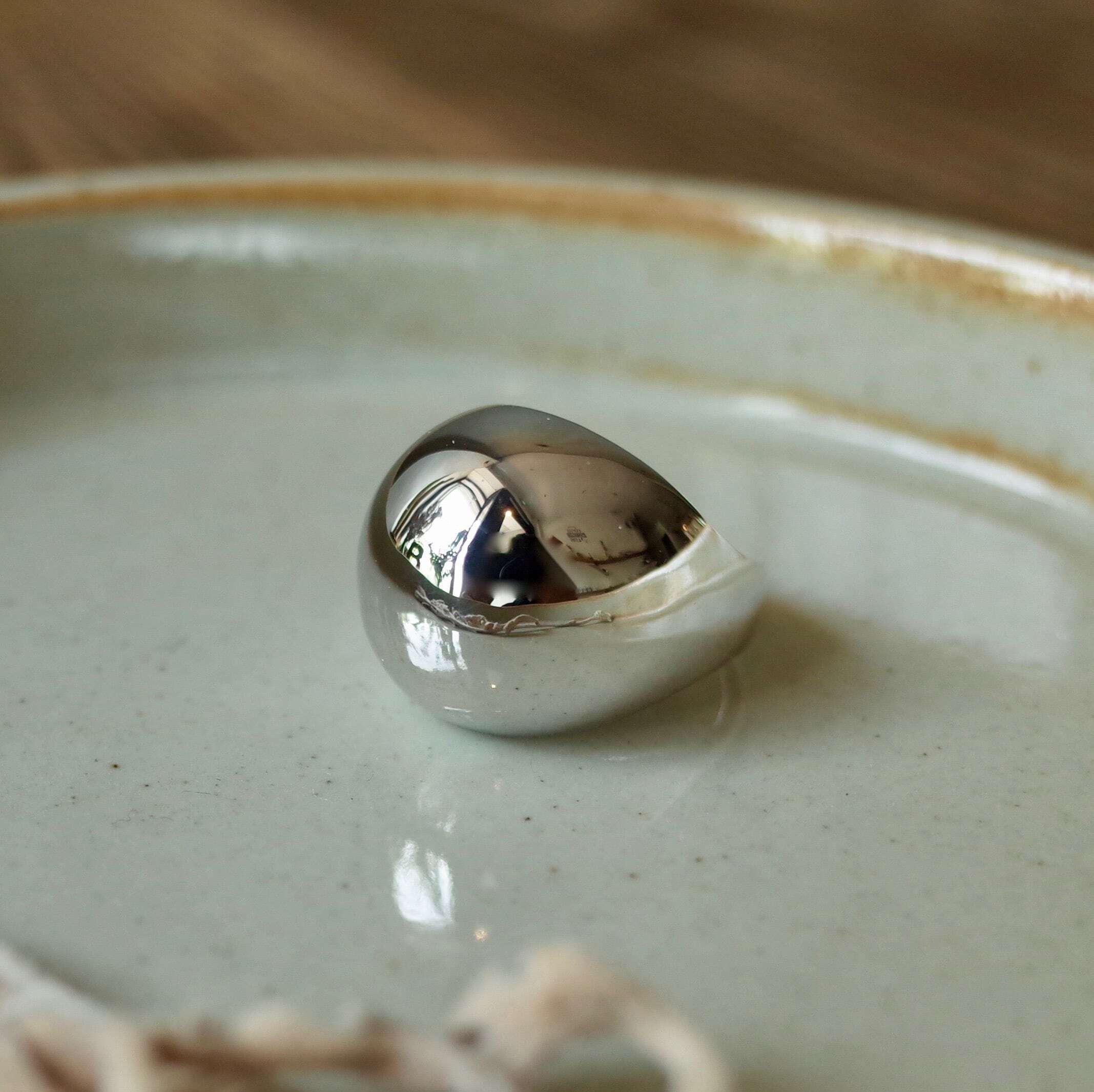 warmth Small Round Shell Ring