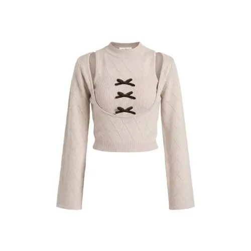 Rosé Muse Triple ribbon knit ensemble