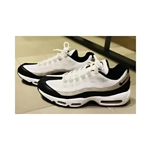 NIKE Air Max 95