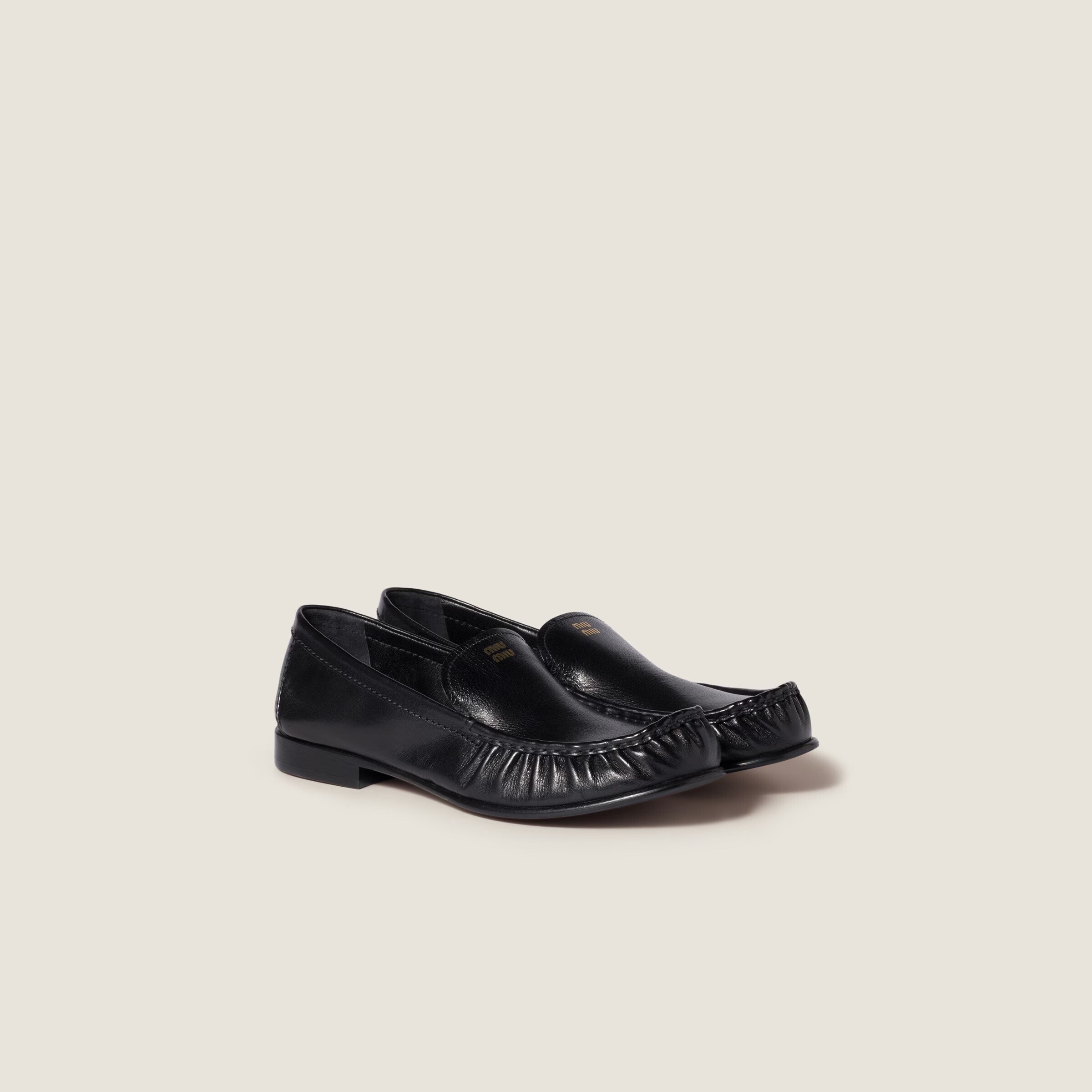 Miu Miu バッファローレザー ローファー