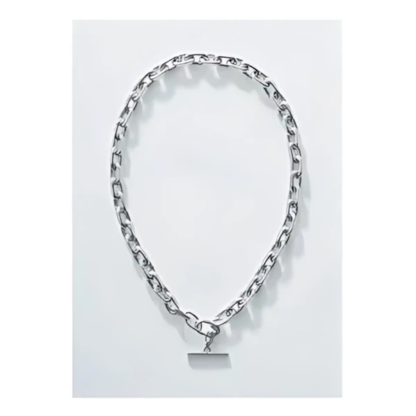loin. chaîne necklace