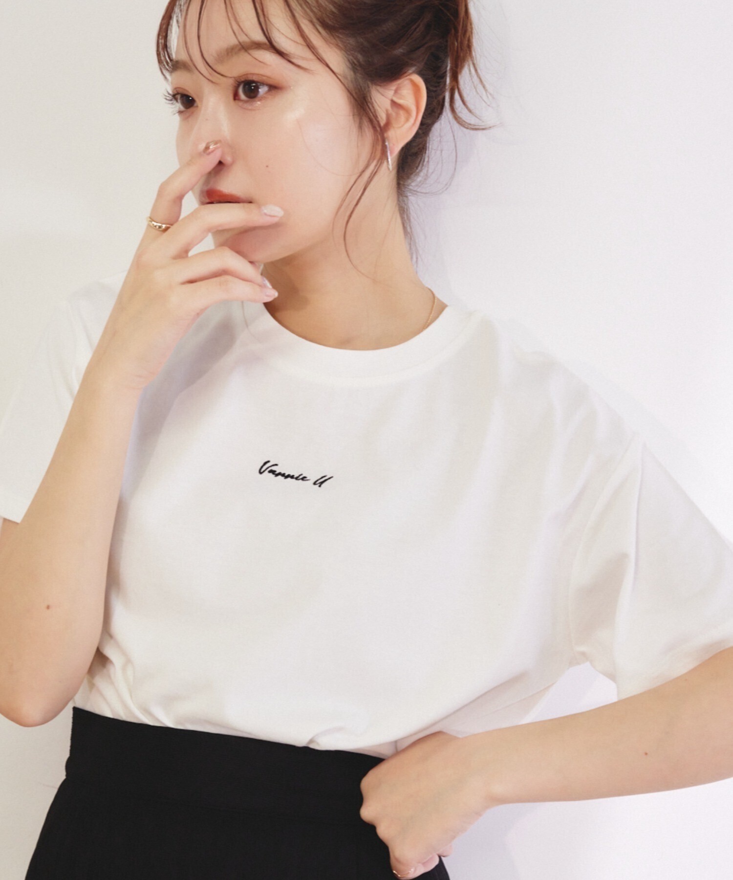 VANNIE U ニュアンスロゴTシャツ