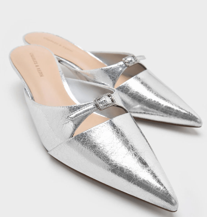 CHARLES & KEITH クリスタルバックル ポインテッドトゥキトゥンヒールミュール - シルバー