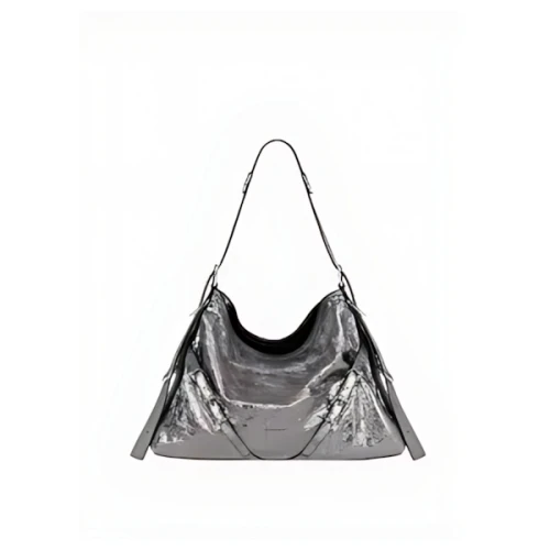GIVENCHY ヴォワイユー ミディアム ラミネートレザー