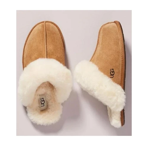 UGG スカフェット II スリッパ