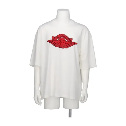 SAINT Mxxxxxx CAPSULE TEE