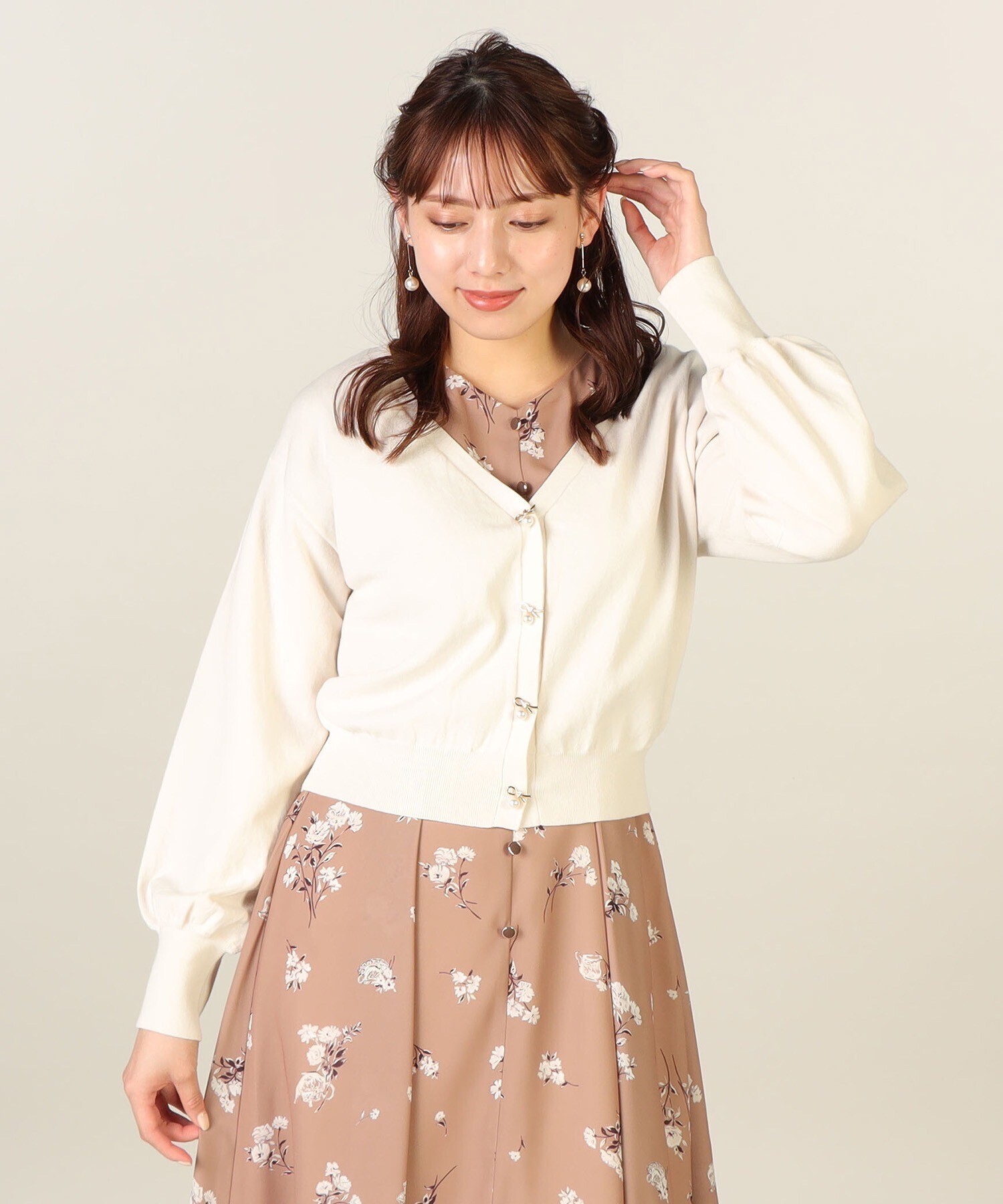 LAISSE PASSE リボンモチーフVネックカーディガン