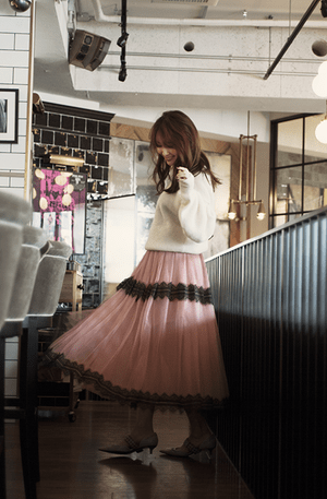 Her lip to Lace Line Volume Tulle Gather Skirt