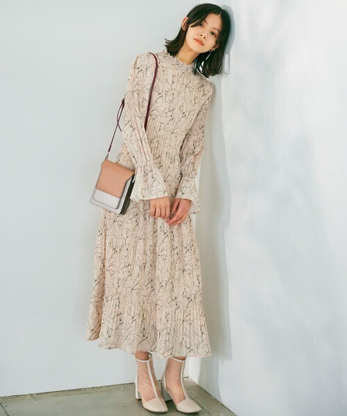 LADYMADE ラインフラワーシャーリングワンピース