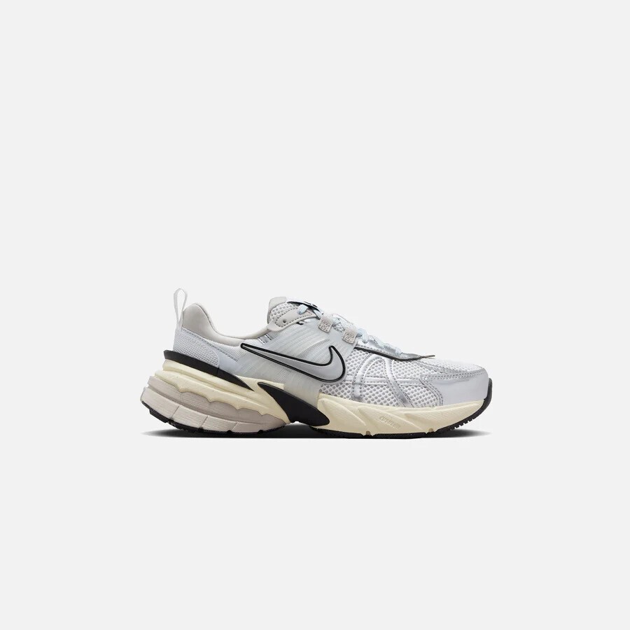NIKE Wmns V2k Runtekk