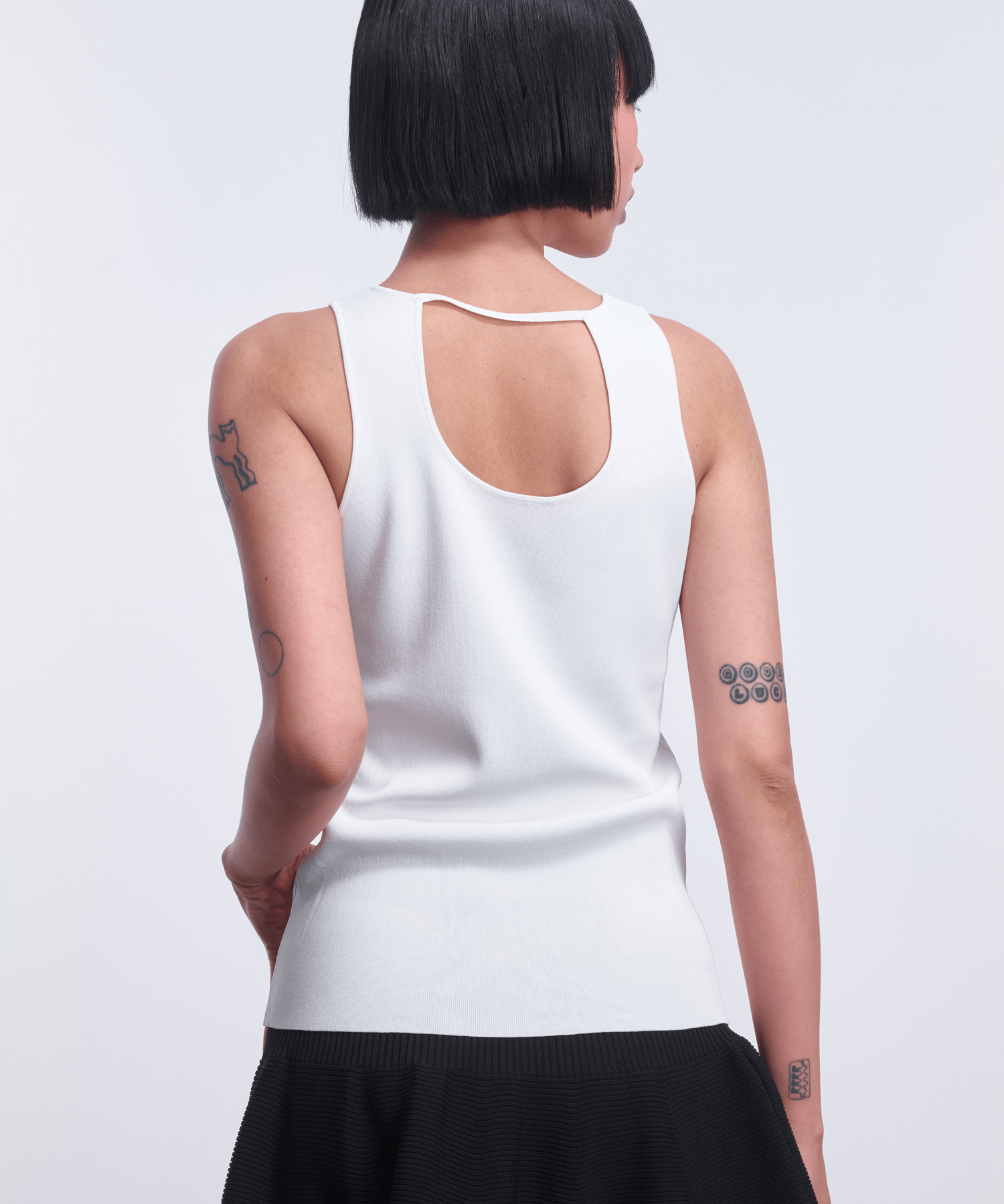LAEMUSE BACK STRAP TANK TOP