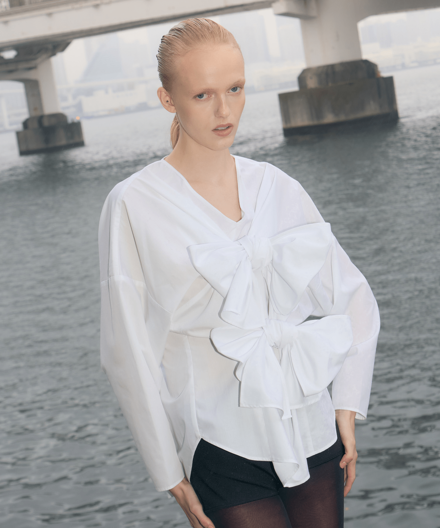 LAEMUSE MULTI BOW BLOUSE