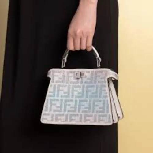 FENDI ピーカブー アイシーユー(Peekaboo ISeeU)