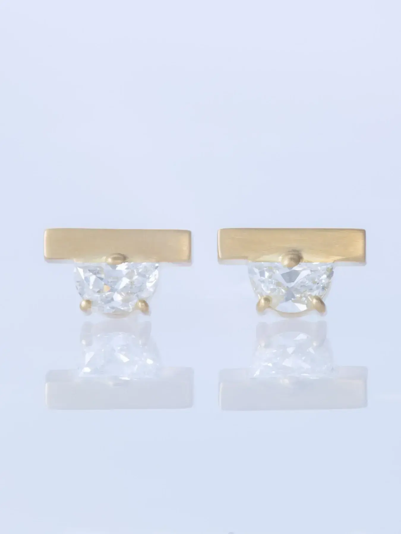 ENEY HALF MOON K18YG PIERCED EARRINGS