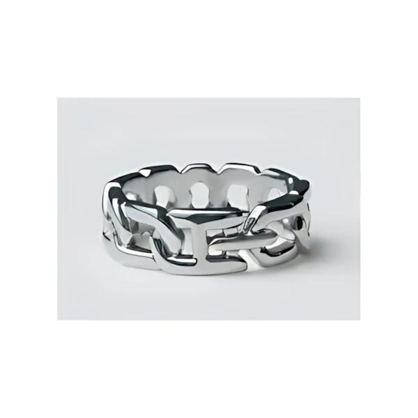 loin. chaîne ring petit