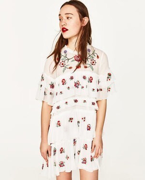 ZARA 刺繍入りミニワンピース