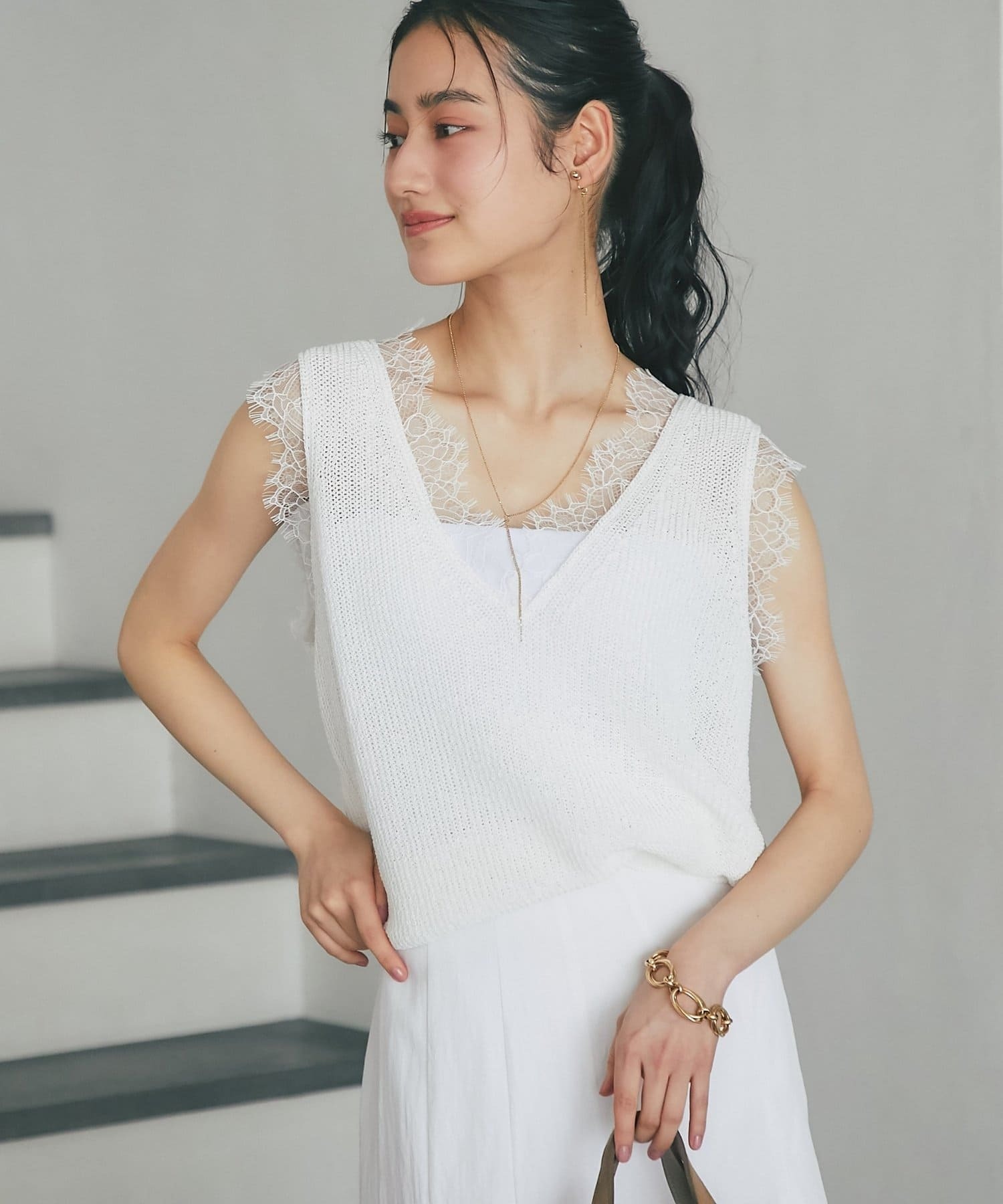 La boutique BonBon ペーパーヤーンレース付きベスト