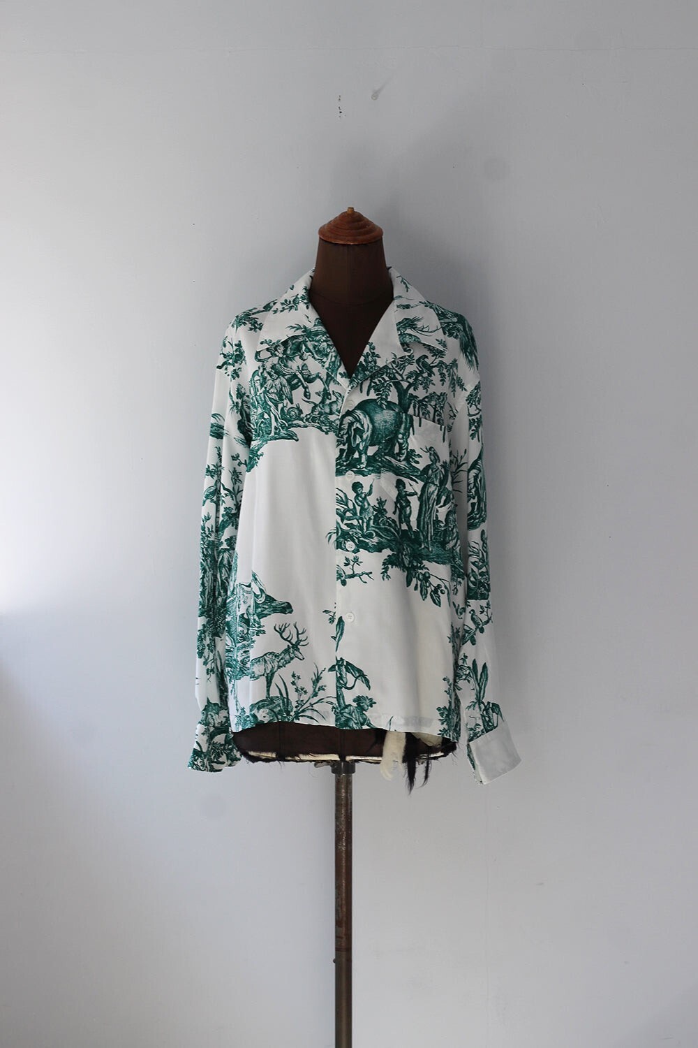 UNUSED "4 continents print long sleeve shirt" (white×green)