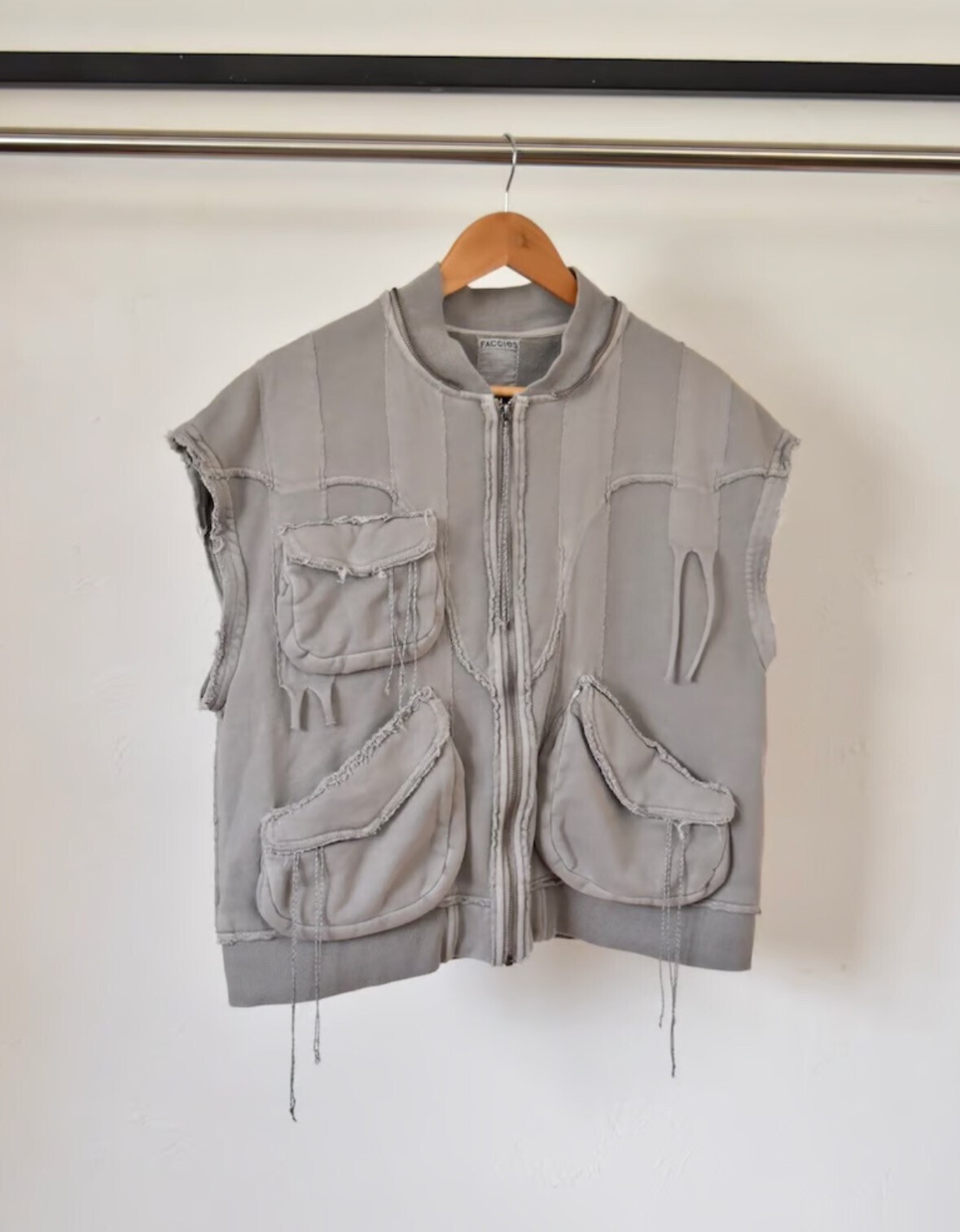 FACCIES DETACHABLE HOOD AND SLEEVES WESTERN