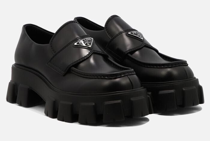 PRADA モノリス ローファー