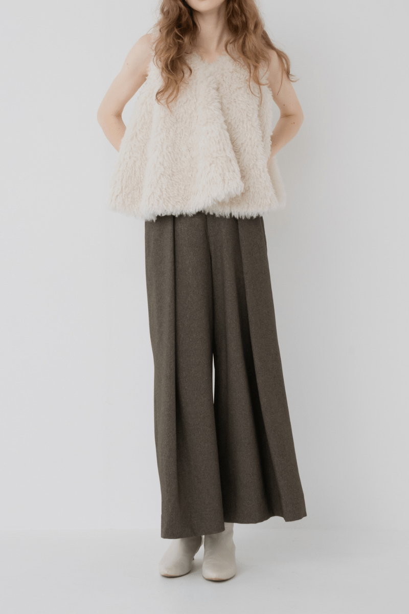 maison de Dolce. saison widePT/warm brown