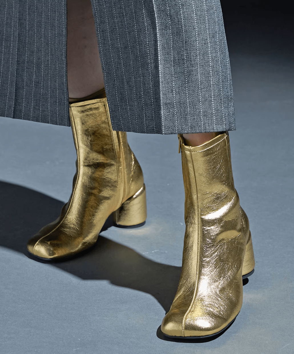 STUDIOUS Round Shaped Boots