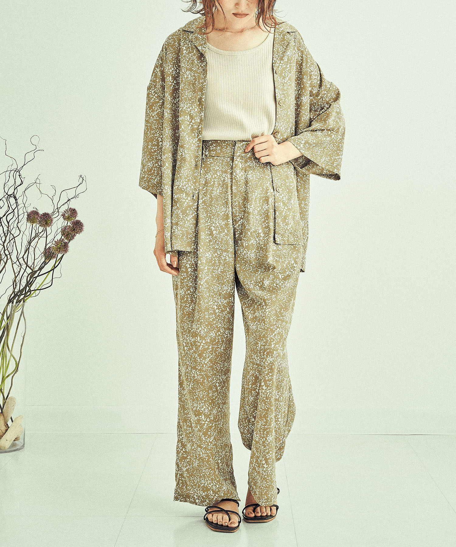fav store 【Liilas】花柄リラクシーパンツ
