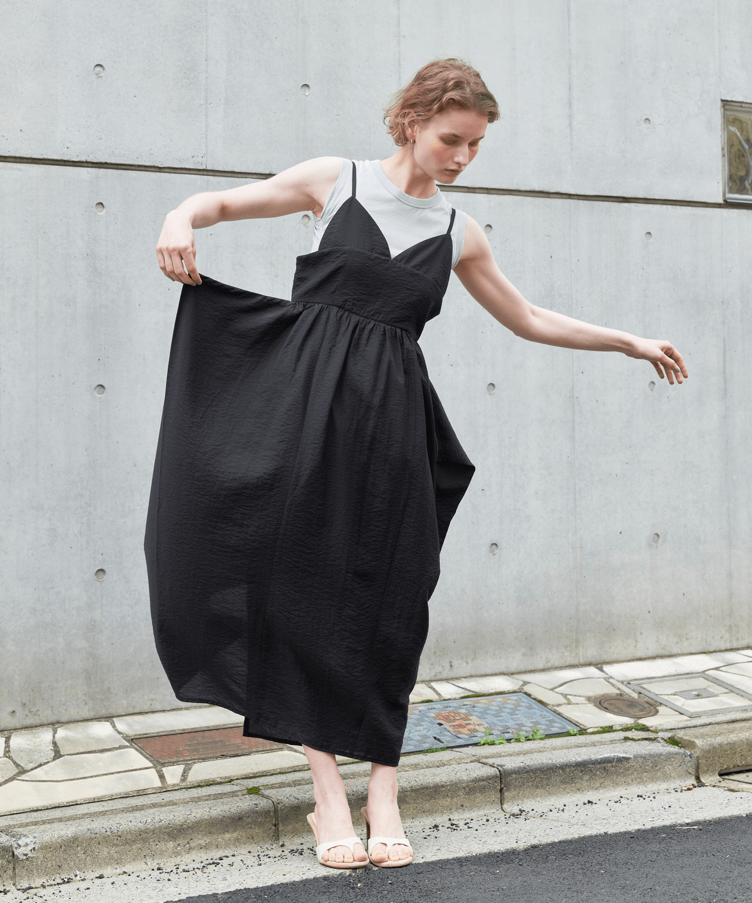 LAEMUSE BACKLESS DRAPED MAXI DRESS