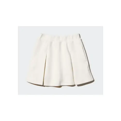 UNIQLO GIRLS ドライスウェットミニスコート