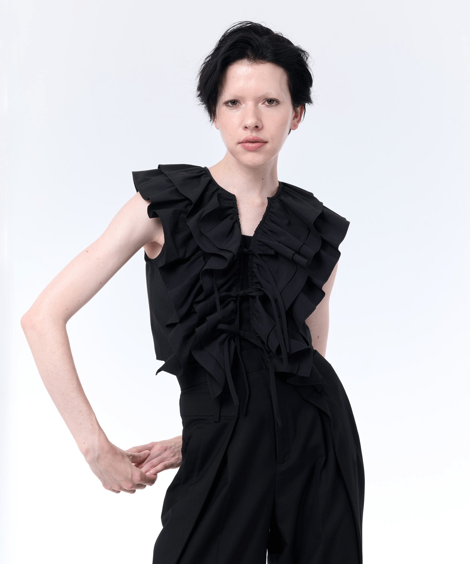 LAEMUSE FRILL VEST