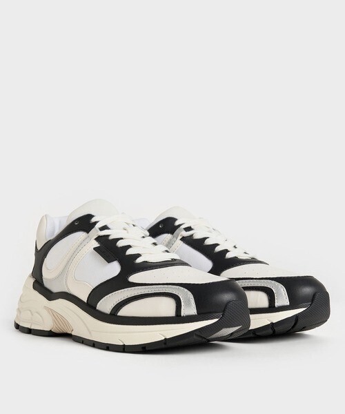 CHARLES & KEITH レースアップチャンキースニーカー