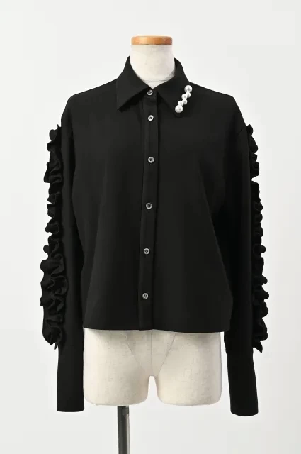 hue DAY TO EVENING Twill Ruffle Sleeve Shirts