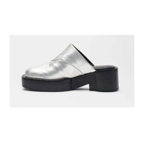 ALM. VIVLOS LEATHER MULES