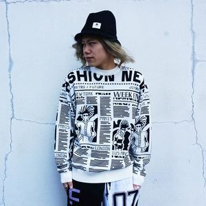 JOYRICH FASHION NEWS MONO KNIT CREW