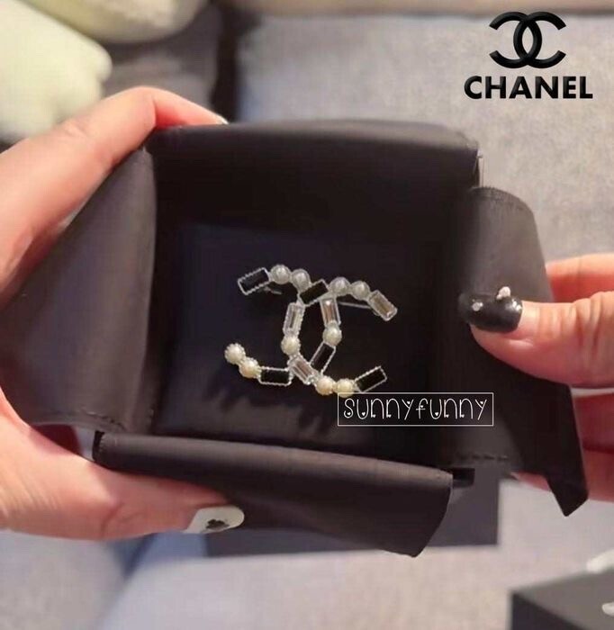 CHANEL ブローチ