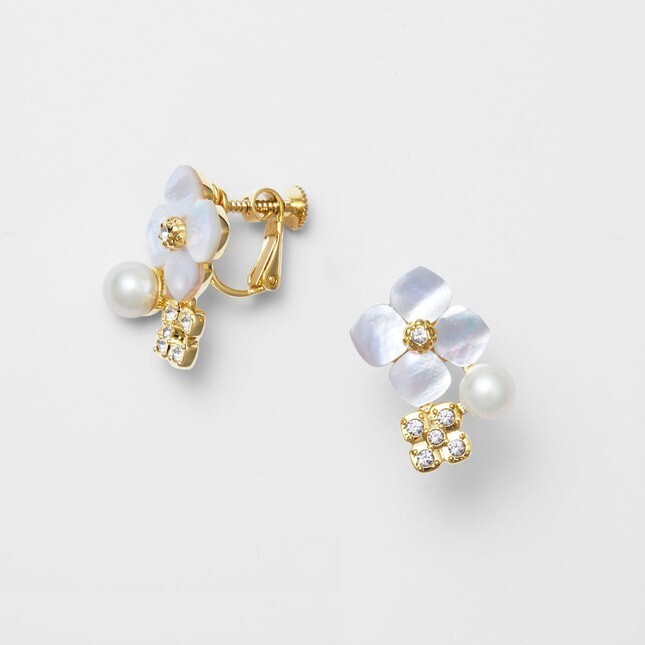 VENDOME BOUTIQUE 淡水パール シェルフラワー イヤリング
