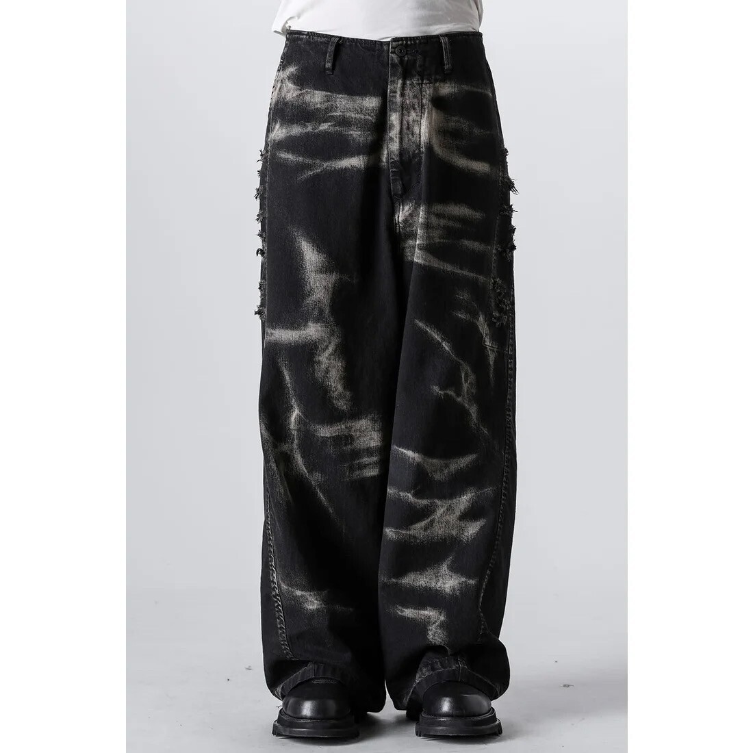 JULIUS 10oz Denim Bleach Wide Pants