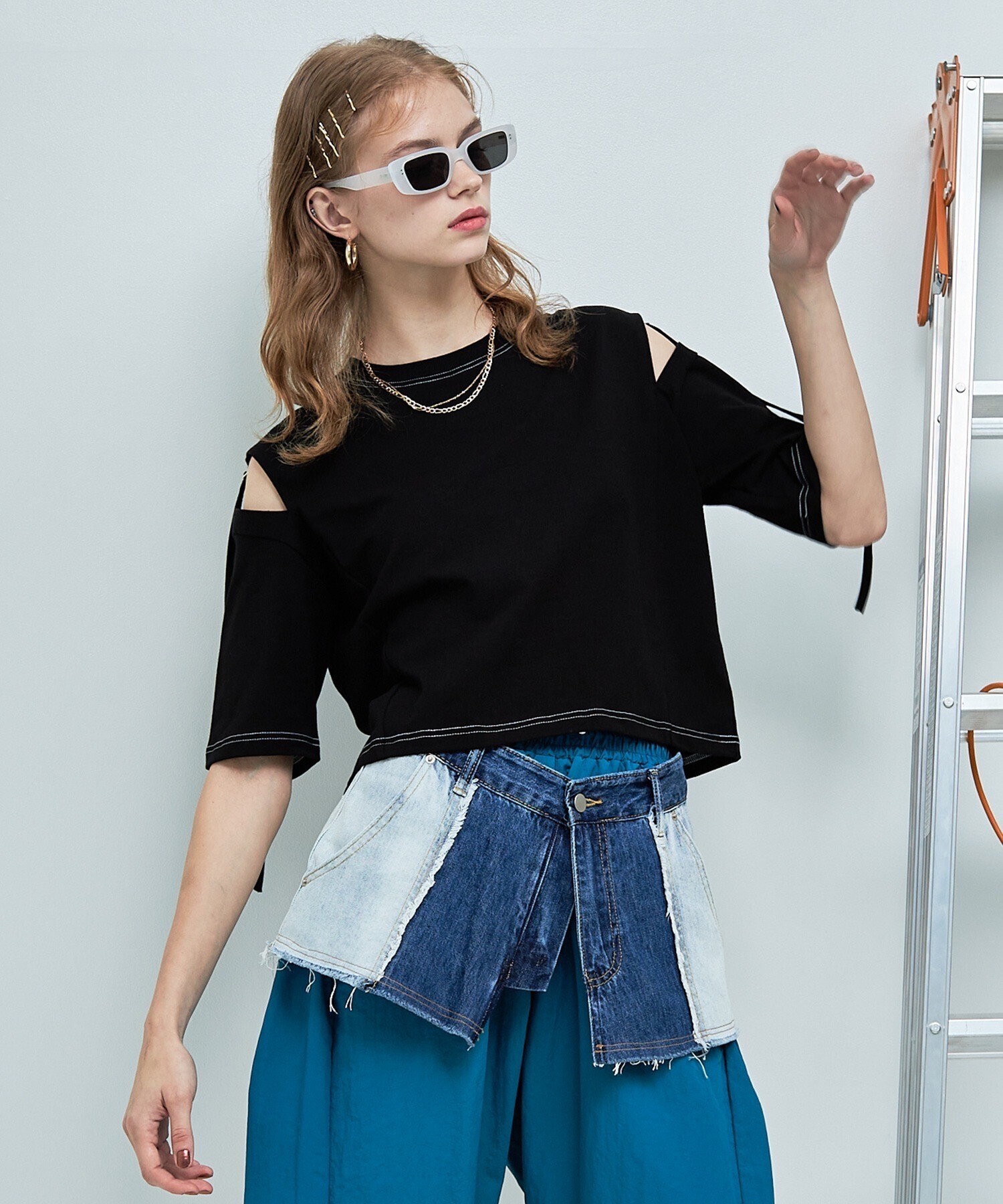 casane オフショルダーステッチトップス