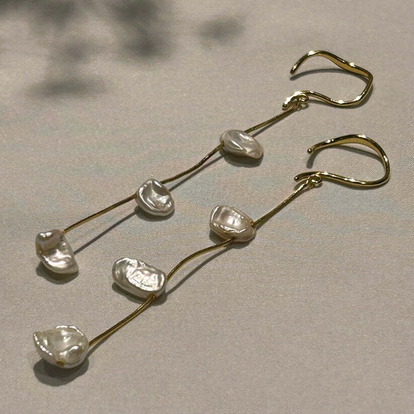 Reflection Golden Floating Petal Ear Chain