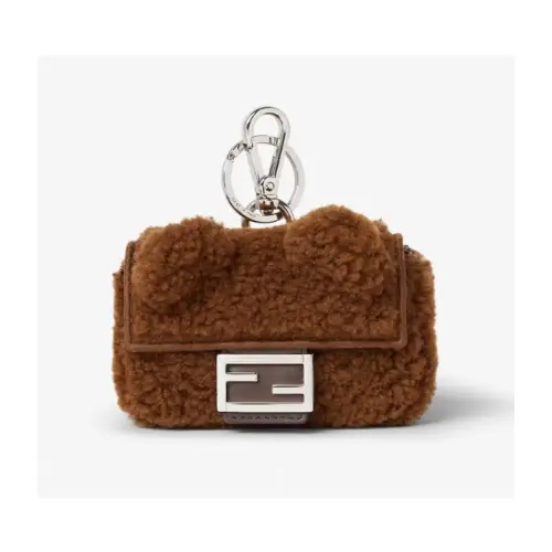 FENDI ナノ バゲット チャーム
