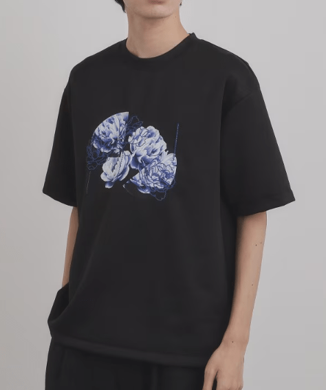 tk.TAKEO KIKUCHI フラワープリントTシャツ