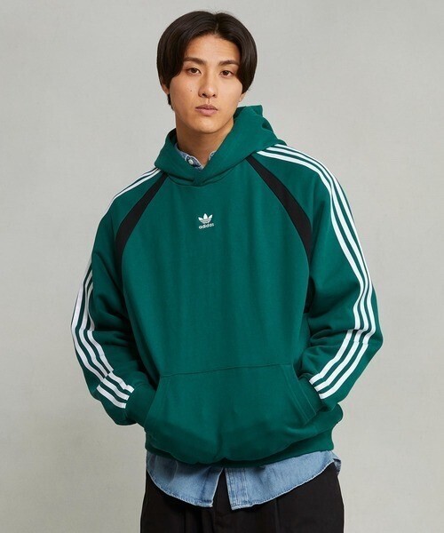 adidas オーバーサイズ パーカー