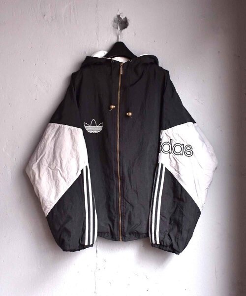 adidas 中綿入り フルジップナイロンジャケット