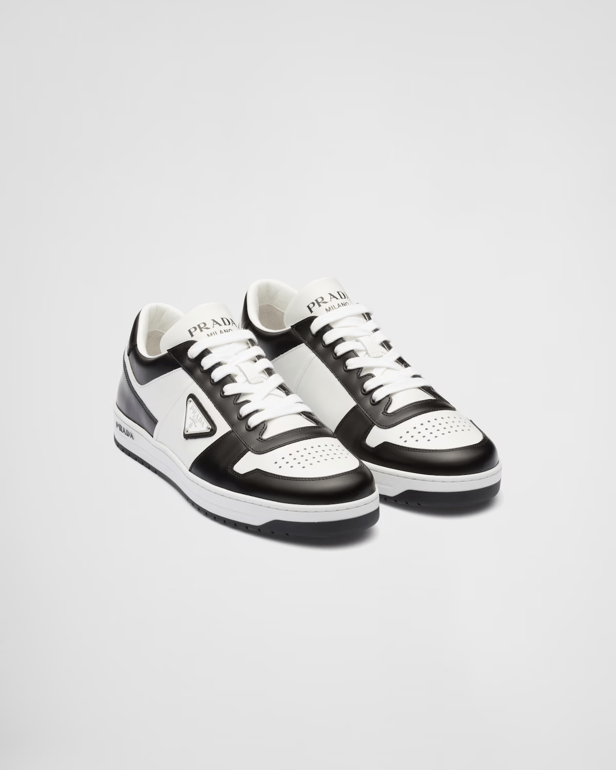PRADA ダウンタウン レザー スニーカー