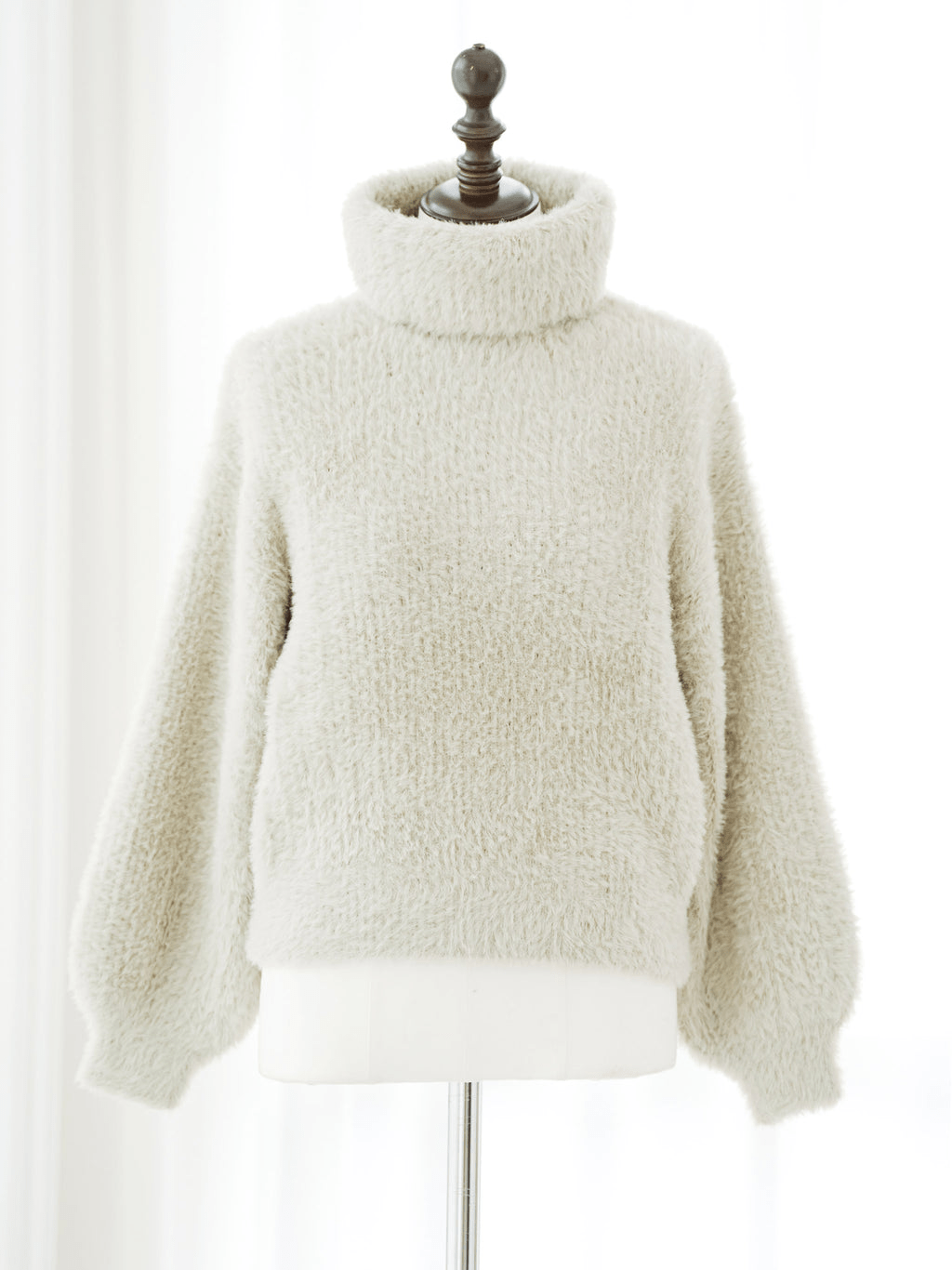 EmiriaWiz Powder snow shaggy knit tops