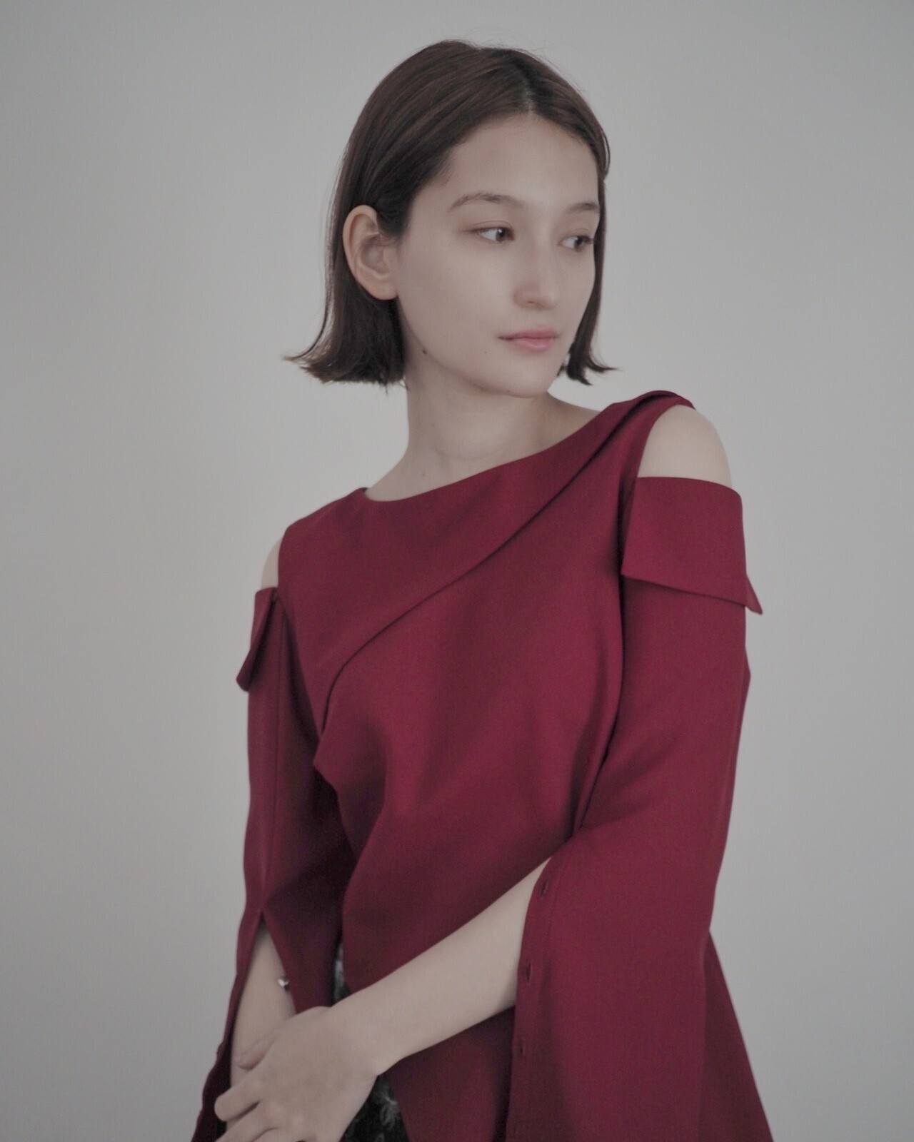 IMMEZ ASYMMETRY SHAPE BLOUSE