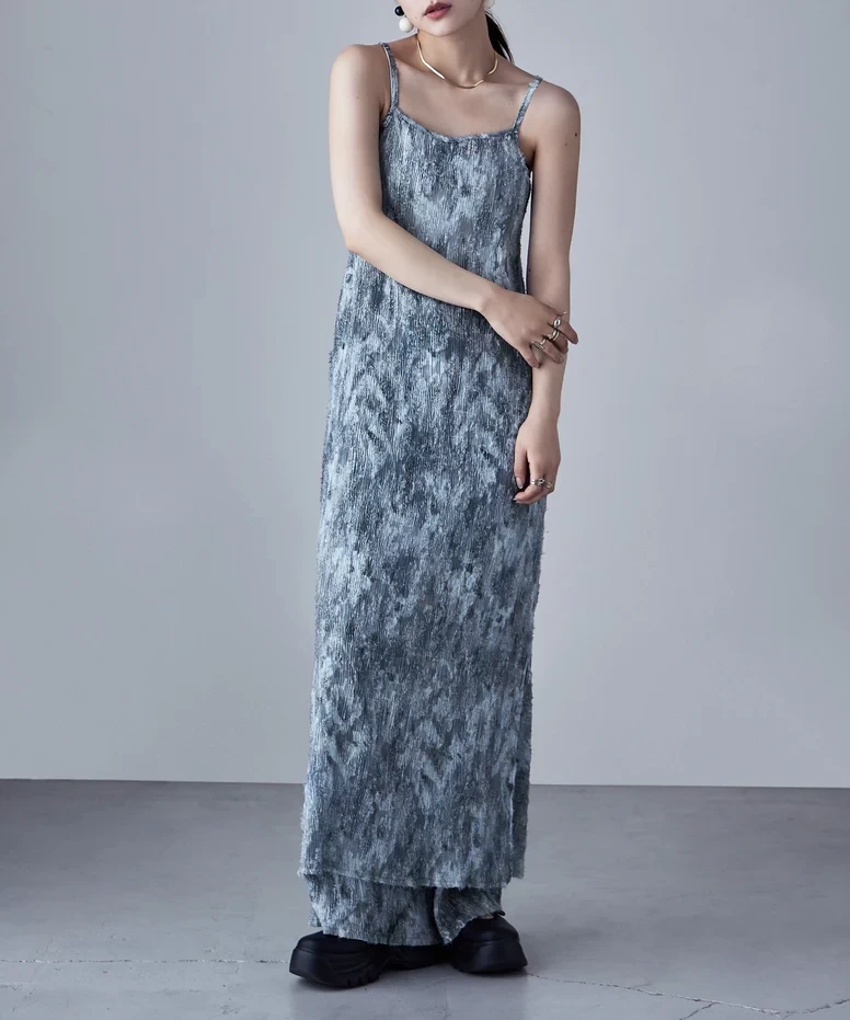 etoll. Nuanced print pleated camisole
