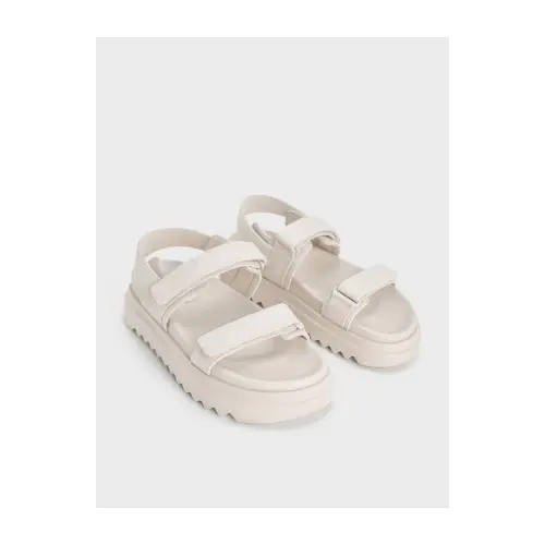 CHARLES & KEITH ダブルストラップ フラットフォームサンダル